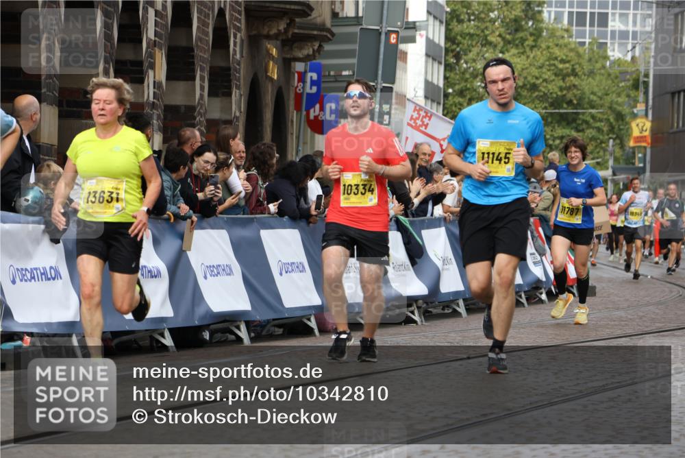 13.09.2026 - 21. swb-Marathon Bremen Strokosch-Dieckow http://msf.ph/oto/10342810 13.09.2026 10:51:37 Ziel 10381, 10471, 10515, 10544, 10808, 10825, 10862, 10887, 10984, 11503, 11537, 11801, 11973, 12051, 12133, 12548, 12552, 10162, 10183, 10281, 10348, 10467, 10641, 11273, 11542, 11685, 11733, 11777, 11784, 12329 meine-sportfotos.de