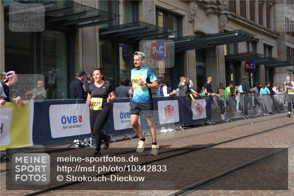 13.09.2026 - 21. swb-Marathon Bremen Strokosch-Dieckow http://msf.ph/oto/10342833 13.09.2026 11:08:23 Ziel 10229, 10399, 10469, 10599, 10609, 11065, 11358, 11421, 11434, 11678, 11710, 11718, 11834, 11888, 11968, 12162, 12256, 12353, 12410, 12516, 12517, 10135, 10188, 10404, 10493, 10767, 10793, 10851, 10859, 11032, 11124, 11263, 11404, 11509, 11560, 11561, 11659, 11831, 11958, 11968, 12073, 12160, 12164, 12248, 12315, 12325, 12384, 12389, 12410 meine-sportfotos.de