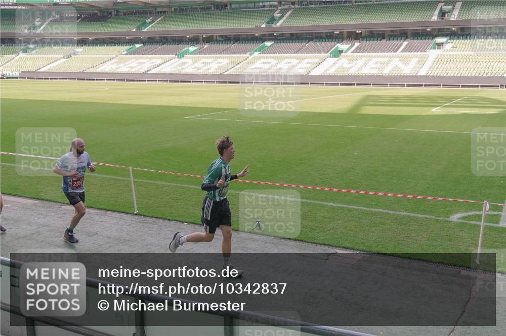 13.09.2026 - 21. swb-Marathon Bremen Michael Burmester http://msf.ph/oto/10342837 13.09.2026 13:26:42 Laufen im Stadion 186, 202, 364, 390, 530, 543, 645, 815, 818, 833, 966, 1077, 1283, 1410, 1412, 1443, 1459, 1473, 1487, 1530, 1561, 1608, 1618, 1700, 1744, 1769, 1828, 1953, 1961, 2058, 2273, 2298, 2308, 2309, 2382, 2384, 2388, 2404, 2428, 2507, 2508, 2542, 2558, 2576, 2582, 2591, 2592, 2656, 2675, 2725, 2748, 2752, 2762, 2817, 2875, 2878, 2923, 2965, 2970, 2981, 3045, 3047, 3050, 3062, 3073, 3084, 3097, 3172, 3184, 3259, 3329, 3359, 3433, 3540, 3592, 3629, 3756, 3851, 3907 meine-sportfotos.de