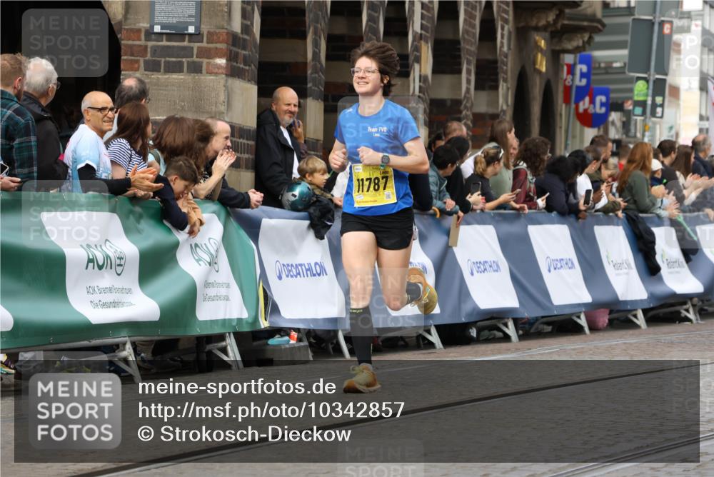 13.09.2026 - 21. swb-Marathon Bremen Strokosch-Dieckow http://msf.ph/oto/10342857 13.09.2026 10:51:41 Ziel 10334, 10381, 10471, 10515, 10544, 10763, 10825, 10862, 10887, 10984, 11145, 11503, 11801, 11973, 12051, 12133, 12424, 12548, 12552, 13631, 10162, 10183, 10281, 10467, 10641, 11273, 11277, 11542, 11685, 11733, 11777, 11784, 11962, 12349 meine-sportfotos.de