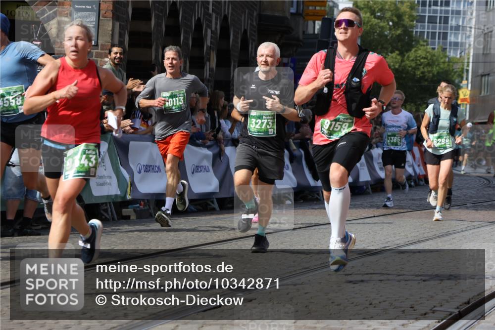 13.09.2026 - 21. swb-Marathon Bremen Strokosch-Dieckow http://msf.ph/oto/10342871 13.09.2026 13:27:13 Ziel 531, 946, 2089, 3076, 3302, 3510, 3527, 3852, 3893, 4327, 4441, 4598, 4919, 5054, 5689, 5937, 5943, 6314, 6455, 6580, 7027, 7246, 7317, 8112, 8303, 9150, 9511, 9551, 9854, 13097, 242, 593, 1373, 3273, 3385, 3496, 5220, 5290, 5358, 5616, 6071, 6288, 6306, 7110, 9343, 9760, 10113, 13147 meine-sportfotos.de