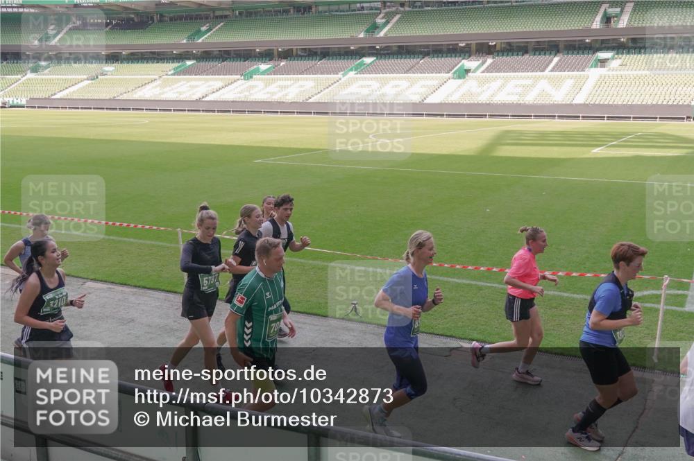 13.09.2026 - 21. swb-Marathon Bremen Michael Burmester http://msf.ph/oto/10342873 13.09.2026 13:26:46 Laufen im Stadion 186, 202, 357, 364, 390, 530, 543, 597, 645, 833, 966, 1077, 1283, 1410, 1412, 1443, 1459, 1473, 1487, 1530, 1608, 1618, 1700, 1744, 1769, 1828, 1953, 1961, 2058, 2273, 2298, 2308, 2309, 2382, 2384, 2388, 2404, 2428, 2507, 2508, 2542, 2558, 2576, 2582, 2591, 2592, 2656, 2675, 2725, 2748, 2762, 2817, 2875, 2878, 2923, 2965, 2970, 2981, 3045, 3047, 3050, 3062, 3073, 3084, 3097, 3172, 3184, 3219, 3359, 3433, 3540, 3592, 3629, 3756, 3851, 3907, 3978 meine-sportfotos.de