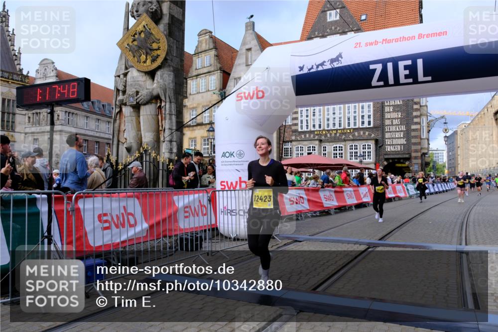 13.09.2026 - 21. swb-Marathon Bremen Tim E. http://msf.ph/oto/10342880 13.09.2026 11:13:05 Ziel 10354, 10483, 10743, 11657, 11671, 11832, 12234, 12423, 12497 meine-sportfotos.de