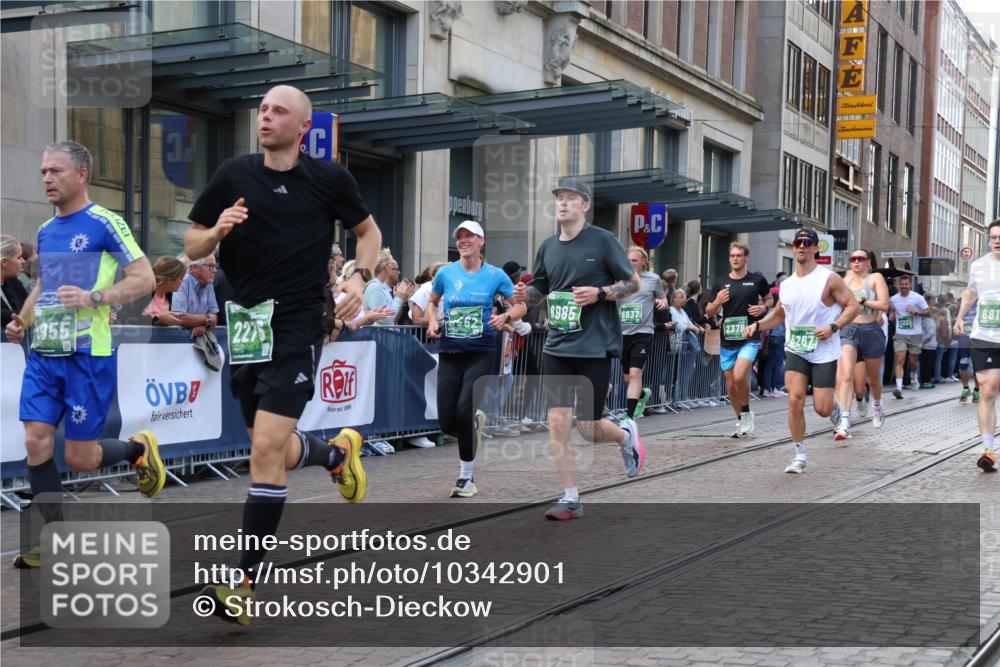 13.09.2026 - 21. swb-Marathon Bremen Strokosch-Dieckow http://msf.ph/oto/10342901 13.09.2026 13:28:36 Ziel 430, 565, 687, 722, 725, 936, 1014, 1274, 1688, 2223, 2276, 2378, 2851, 2891, 3348, 3419, 3444, 3665, 3938, 4102, 4590, 5225, 5267, 5531, 5691, 5865, 6099, 6817, 6937, 6955, 7134, 7263, 7527, 8984, 8985, 9562, 13174, 178, 210, 613, 1239, 1380, 1460, 1914, 2047, 2764, 2977, 3028, 3294, 3597, 4102, 4250, 4564, 5250, 5683, 5889, 6914, 6957, 8429, 8483, 8570, 8938, 9064, 9176, 9549, 13012 meine-sportfotos.de