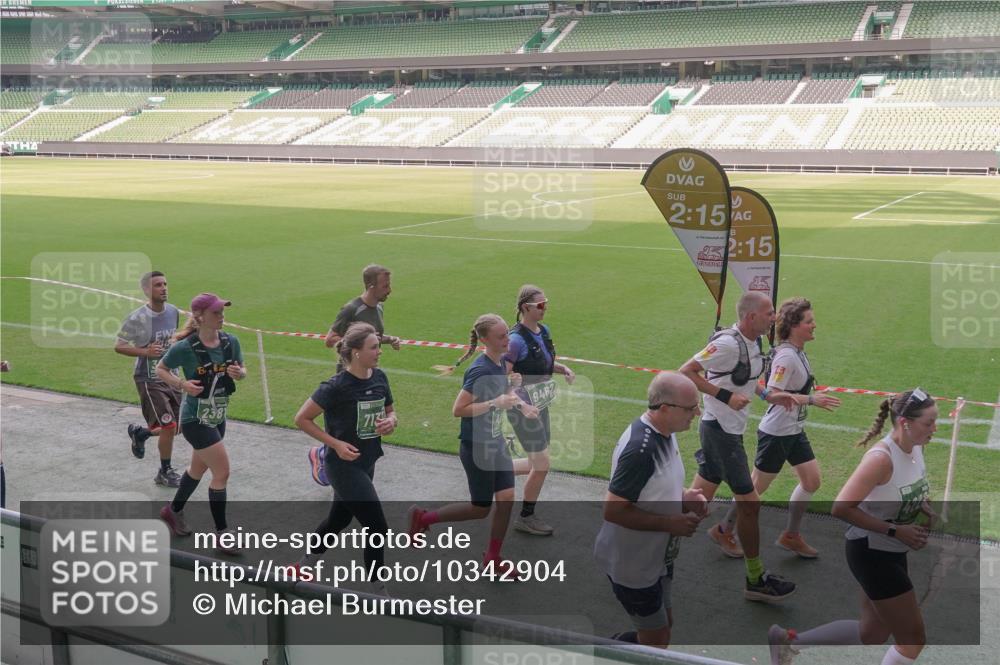 13.09.2026 - 21. swb-Marathon Bremen Michael Burmester http://msf.ph/oto/10342904 13.09.2026 13:26:49 Laufen im Stadion 186, 202, 357, 364, 390, 530, 543, 597, 645, 833, 966, 1077, 1283, 1410, 1412, 1443, 1459, 1473, 1487, 1530, 1608, 1618, 1700, 1744, 1769, 1828, 1953, 1961, 2058, 2273, 2298, 2308, 2309, 2382, 2384, 2388, 2404, 2428, 2507, 2508, 2542, 2558, 2576, 2582, 2592, 2656, 2675, 2725, 2748, 2762, 2817, 2875, 2876, 2923, 2965, 2970, 2981, 3045, 3047, 3050, 3062, 3073, 3084, 3097, 3172, 3184, 3219, 3359, 3433, 3540, 3592, 3629, 3756, 3851, 3907, 3978 meine-sportfotos.de