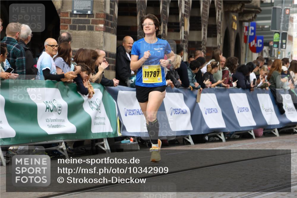 13.09.2026 - 21. swb-Marathon Bremen Strokosch-Dieckow http://msf.ph/oto/10342909 13.09.2026 10:51:41 Ziel 10334, 10381, 10471, 10515, 10544, 10763, 10825, 10862, 10887, 10984, 11145, 11503, 11801, 11973, 12051, 12133, 12424, 12548, 12552, 13631, 10162, 10183, 10281, 10467, 10641, 11273, 11277, 11542, 11685, 11733, 11777, 11784, 11962, 12349 meine-sportfotos.de