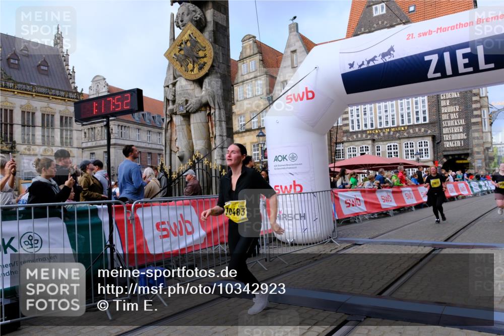 13.09.2026 - 21. swb-Marathon Bremen Tim E. http://msf.ph/oto/10342923 13.09.2026 11:13:08 Ziel 10483, 11606, 11657, 11671, 11832, 12050, 12234, 12423 meine-sportfotos.de