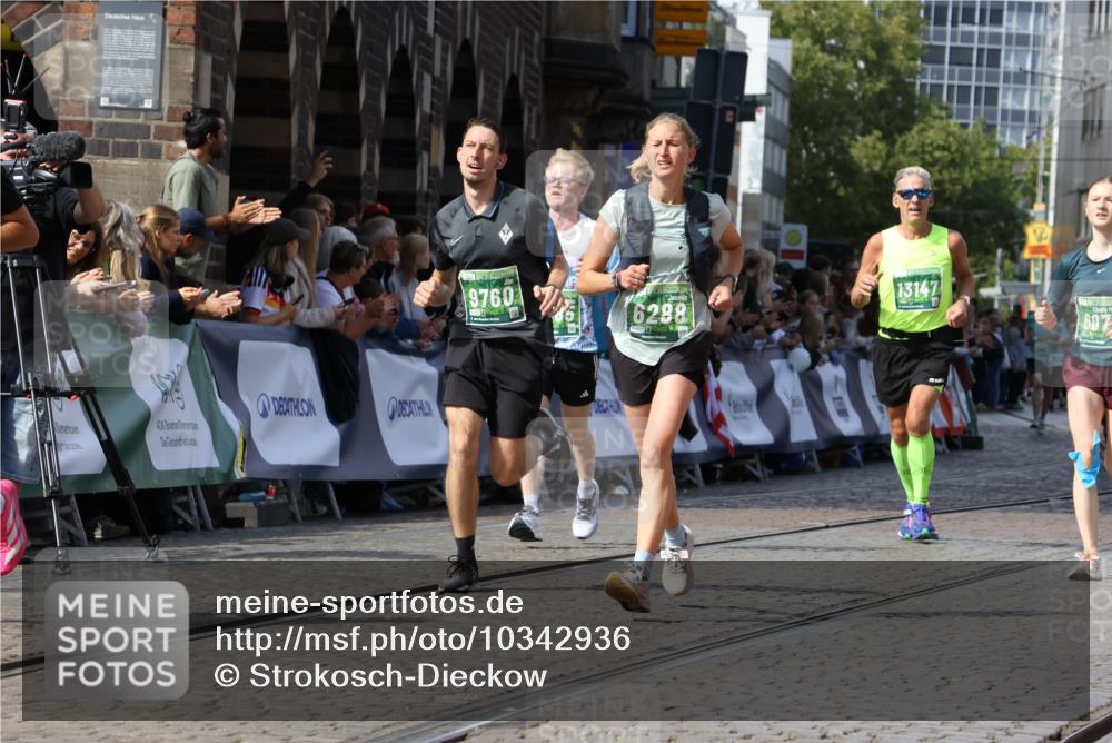 13.09.2026 - 21. swb-Marathon Bremen Strokosch-Dieckow http://msf.ph/oto/10342936 13.09.2026 13:27:16 Ziel 531, 946, 1493, 1494, 2089, 3076, 3302, 3510, 3527, 3893, 4327, 4397, 4441, 4563, 4919, 5054, 5689, 5937, 5943, 6314, 6455, 6580, 7027, 7072, 7246, 7317, 8303, 9150, 9511, 9551, 9854, 9878, 13097, 242, 593, 940, 1373, 1574, 2345, 3385, 3496, 5220, 5290, 5358, 5616, 6071, 6288, 6306, 7110, 9760, 13147 meine-sportfotos.de
