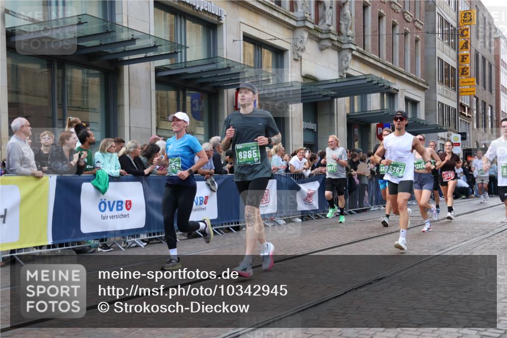 13.09.2026 - 21. swb-Marathon Bremen Strokosch-Dieckow http://msf.ph/oto/10342945 13.09.2026 13:28:37 Ziel 394, 430, 565, 687, 722, 725, 936, 1014, 1274, 1688, 2070, 2223, 2276, 2378, 2851, 2891, 3348, 3419, 3444, 3665, 3938, 4590, 5225, 5267, 5531, 5691, 5865, 6099, 6817, 6937, 6955, 7134, 7263, 7527, 8984, 8985, 9562, 13174, 178, 210, 613, 1239, 1380, 1460, 1914, 2047, 2764, 2977, 3028, 3294, 3597, 4102, 4250, 4564, 5250, 5683, 6914, 6957, 8429, 8483, 8570, 8938, 9064, 9176, 9549, 13012 meine-sportfotos.de