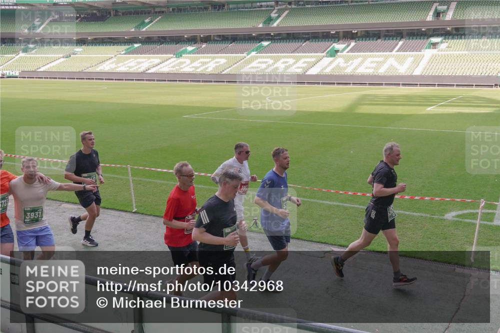 13.09.2026 - 21. swb-Marathon Bremen Michael Burmester http://msf.ph/oto/10342968 13.09.2026 13:26:55 Laufen im Stadion 186, 202, 357, 364, 390, 530, 597, 645, 833, 966, 1077, 1283, 1412, 1443, 1459, 1473, 1487, 1530, 1608, 1618, 1700, 1744, 1769, 1828, 1961, 2058, 2236, 2273, 2298, 2308, 2309, 2382, 2384, 2388, 2404, 2428, 2507, 2508, 2542, 2558, 2576, 2582, 2592, 2656, 2675, 2725, 2748, 2762, 2817, 2875, 2876, 2923, 2965, 2970, 3045, 3047, 3050, 3062, 3073, 3084, 3097, 3172, 3184, 3219, 3359, 3433, 3540, 3592, 3629, 3756, 3851, 3885, 3907, 3978 meine-sportfotos.de