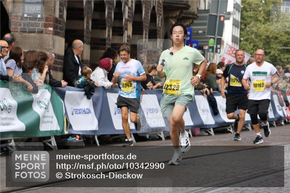 13.09.2026 - 21. swb-Marathon Bremen Strokosch-Dieckow http://msf.ph/oto/10342990 13.09.2026 10:51:48 Ziel 10334, 10381, 10544, 10763, 10825, 10862, 10887, 10984, 11145, 11787, 12051, 12424, 12548, 13631, 10218, 11277, 11285, 11376, 11555, 11685, 11784, 11869, 11877, 11962, 12349 meine-sportfotos.de