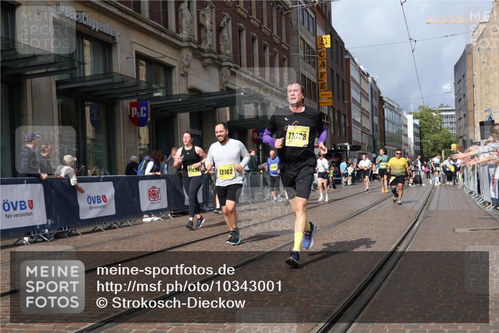 13.09.2026 - 21. swb-Marathon Bremen Strokosch-Dieckow http://msf.ph/oto/10343001 13.09.2026 11:08:27 Ziel 10229, 10399, 10469, 10599, 10609, 11053, 11065, 11074, 11358, 11421, 11434, 11678, 11710, 11718, 11812, 11834, 12162, 12256, 12353, 12438, 12516, 12517, 10135, 10188, 10767, 10793, 10851, 10859, 11032, 11124, 11263, 11509, 11560, 11561, 11888, 11968, 12073, 12164, 12315, 12325, 12384, 12410, 12516 meine-sportfotos.de