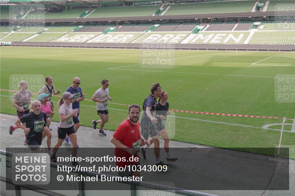 13.09.2026 - 21. swb-Marathon Bremen Michael Burmester http://msf.ph/oto/10343009 13.09.2026 13:27:02 Laufen im Stadion 186, 202, 357, 364, 390, 530, 597, 645, 726, 833, 888, 1077, 1283, 1412, 1443, 1473, 1487, 1530, 1608, 1618, 1700, 1744, 1769, 1828, 1961, 1984, 2236, 2273, 2298, 2309, 2382, 2384, 2388, 2404, 2428, 2507, 2508, 2542, 2558, 2576, 2582, 2592, 2656, 2675, 2725, 2748, 2817, 2875, 2876, 2923, 2965, 2970, 3045, 3047, 3050, 3062, 3073, 3084, 3097, 3172, 3184, 3219, 3359, 3433, 3540, 3592, 3629, 3756, 3851, 3885, 3907, 3978, 4457, 4660 meine-sportfotos.de