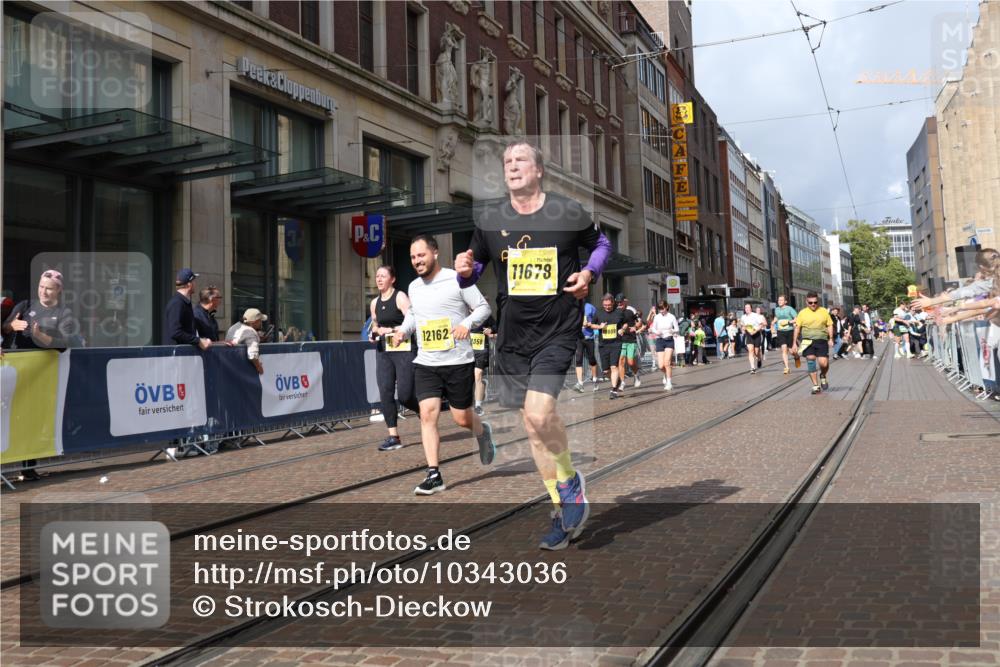 13.09.2026 - 21. swb-Marathon Bremen Strokosch-Dieckow http://msf.ph/oto/10343036 13.09.2026 11:08:28 Ziel 10229, 10399, 10469, 10599, 10609, 11053, 11065, 11074, 11358, 11421, 11434, 11678, 11710, 11718, 11812, 11834, 12162, 12256, 12353, 12438, 12517, 10135, 10188, 10229, 10793, 10851, 10859, 11032, 11065, 11124, 11263, 11509, 11560, 11561, 11888, 11968, 12073, 12164, 12315, 12325, 12384, 12410, 12516 meine-sportfotos.de