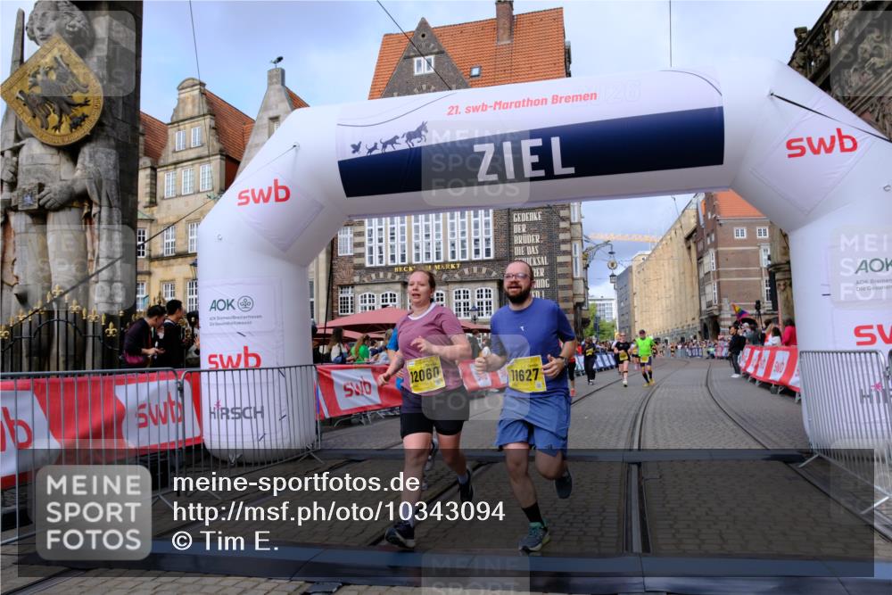 13.09.2026 - 21. swb-Marathon Bremen Tim E. http://msf.ph/oto/10343094 13.09.2026 11:13:17 Ziel 10483, 10804, 10893, 11357, 11606, 11627, 11671, 11832, 12050, 12060, 12393, 12418 meine-sportfotos.de