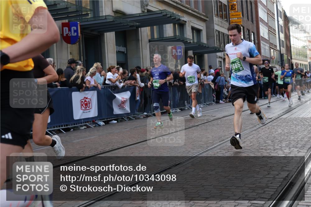 13.09.2026 - 21. swb-Marathon Bremen Strokosch-Dieckow http://msf.ph/oto/10343098 13.09.2026 13:28:40 Ziel 394, 430, 565, 687, 722, 725, 745, 936, 1014, 1274, 1688, 2070, 2223, 2276, 2378, 2851, 2891, 3419, 3444, 3665, 3938, 4590, 5225, 5267, 5531, 5691, 5865, 6099, 6817, 6937, 6955, 7134, 7527, 8984, 8985, 9562, 9661, 13174, 178, 210, 613, 1239, 1380, 1914, 2047, 2764, 3028, 3294, 3348, 3597, 4102, 4250, 4564, 5683, 6914, 6957, 7263, 8429, 8483, 8570, 8938, 9064, 9176, 9549, 13012 meine-sportfotos.de