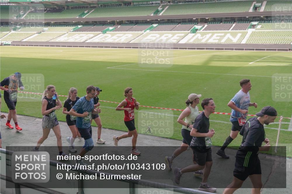 13.09.2026 - 21. swb-Marathon Bremen Michael Burmester http://msf.ph/oto/10343109 13.09.2026 13:27:12 Laufen im Stadion 186, 202, 357, 364, 390, 530, 597, 645, 726, 833, 888, 925, 1077, 1283, 1412, 1473, 1487, 1496, 1530, 1608, 1618, 1700, 1744, 1769, 1828, 1958, 1961, 1984, 2236, 2273, 2309, 2382, 2384, 2388, 2404, 2428, 2502, 2507, 2508, 2542, 2558, 2576, 2582, 2592, 2656, 2675, 2725, 2748, 2817, 2875, 2876, 2923, 2965, 2970, 3045, 3047, 3050, 3062, 3073, 3084, 3097, 3172, 3184, 3219, 3359, 3433, 3540, 3592, 3629, 3756, 3851, 3885, 3907, 3978, 4457, 4660 meine-sportfotos.de