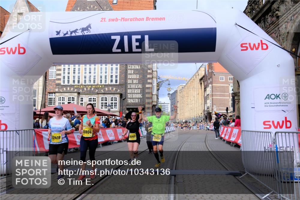 13.09.2026 - 21. swb-Marathon Bremen Tim E. http://msf.ph/oto/10343136 13.09.2026 11:13:22 Ziel 10804, 10893, 11048, 11357, 11606, 11627, 11671, 11832, 12050, 12060, 12393, 12418 meine-sportfotos.de