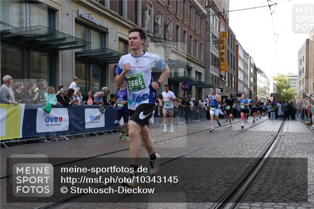 13.09.2026 - 21. swb-Marathon Bremen Strokosch-Dieckow http://msf.ph/oto/10343145 13.09.2026 13:28:41 Ziel 394, 430, 565, 687, 722, 725, 745, 936, 1014, 1274, 1688, 2070, 2223, 2276, 2378, 2851, 2891, 3419, 3444, 3665, 3938, 4590, 5225, 5267, 5531, 5691, 5865, 6099, 6817, 6937, 6955, 7134, 7527, 8984, 8985, 9562, 9661, 13174, 178, 210, 613, 1239, 1380, 1914, 2047, 2764, 3028, 3294, 3348, 3597, 4102, 4250, 4564, 5683, 6914, 6957, 7263, 7527, 8429, 8483, 8570, 8938, 9064, 9176, 9549, 13012 meine-sportfotos.de