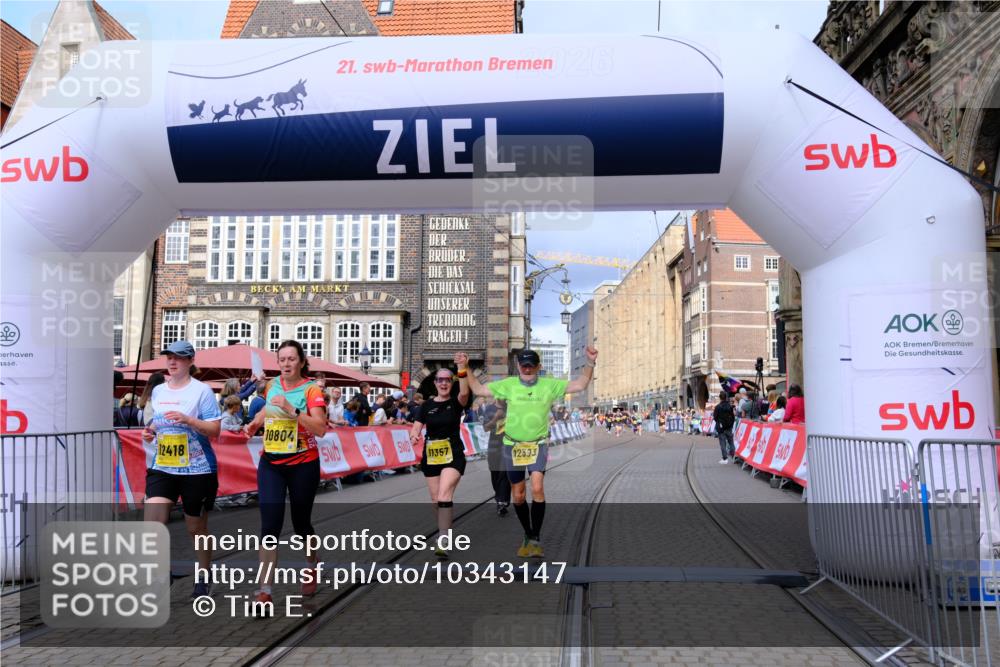 13.09.2026 - 21. swb-Marathon Bremen Tim E. http://msf.ph/oto/10343147 13.09.2026 11:13:22 Ziel 10804, 10893, 11048, 11357, 11606, 11627, 11671, 11832, 12050, 12060, 12393, 12418 meine-sportfotos.de