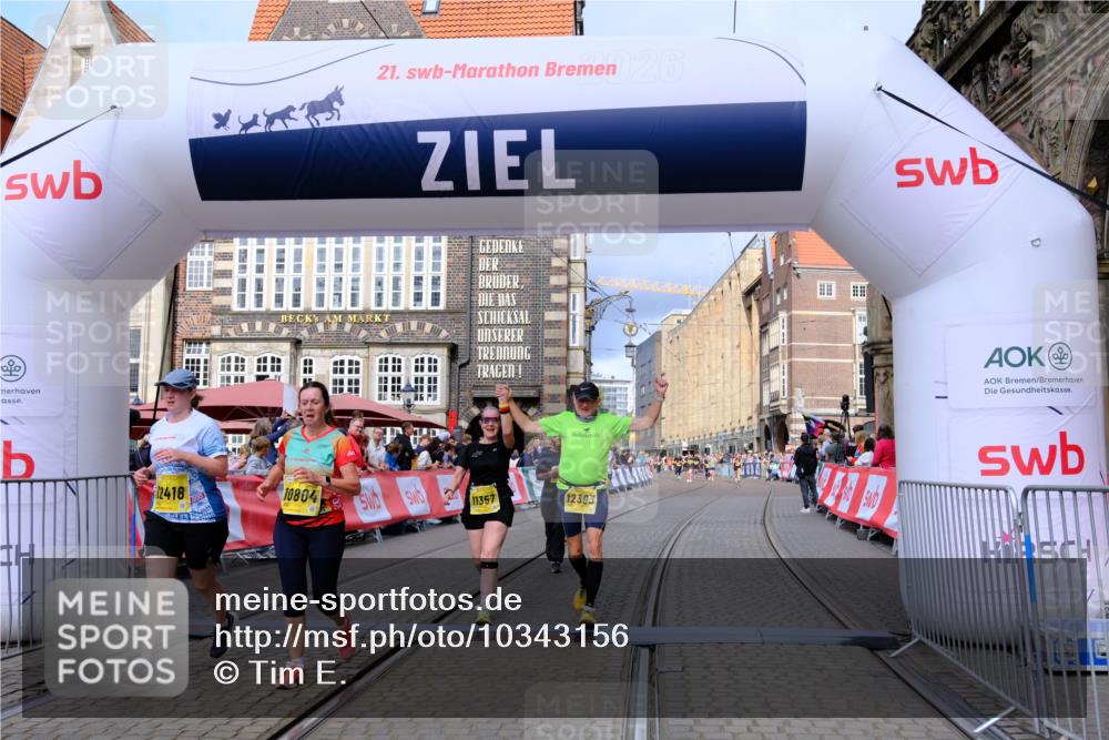 13.09.2026 - 21. swb-Marathon Bremen Tim E. http://msf.ph/oto/10343156 13.09.2026 11:13:22 Ziel 10804, 10893, 11048, 11357, 11606, 11627, 11671, 11832, 12050, 12060, 12393, 12418 meine-sportfotos.de