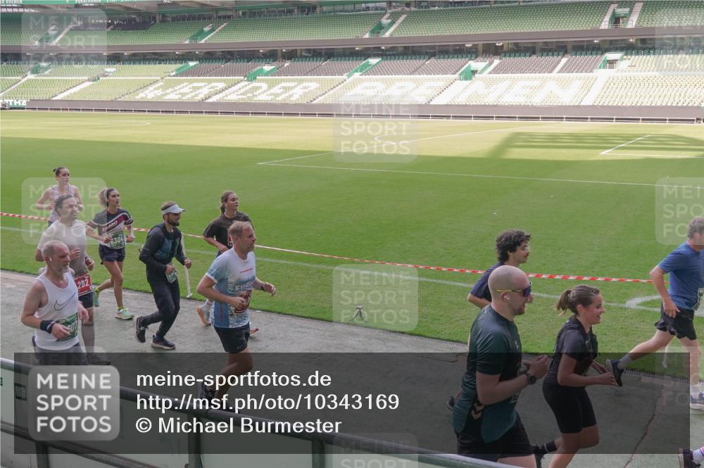 13.09.2026 - 21. swb-Marathon Bremen Michael Burmester http://msf.ph/oto/10343169 13.09.2026 13:27:20 Laufen im Stadion 111, 186, 202, 357, 364, 390, 478, 597, 726, 829, 833, 888, 925, 1077, 1220, 1283, 1412, 1473, 1496, 1530, 1608, 1618, 1700, 1769, 1958, 1961, 1984, 2236, 2273, 2309, 2382, 2384, 2388, 2404, 2428, 2502, 2507, 2508, 2542, 2558, 2576, 2582, 2592, 2656, 2675, 2725, 2748, 2817, 2875, 2876, 2923, 2965, 2970, 3045, 3047, 3050, 3073, 3084, 3184, 3219, 3359, 3433, 3540, 3592, 3629, 3756, 3851, 3885, 3907, 3978, 4457, 4660 meine-sportfotos.de
