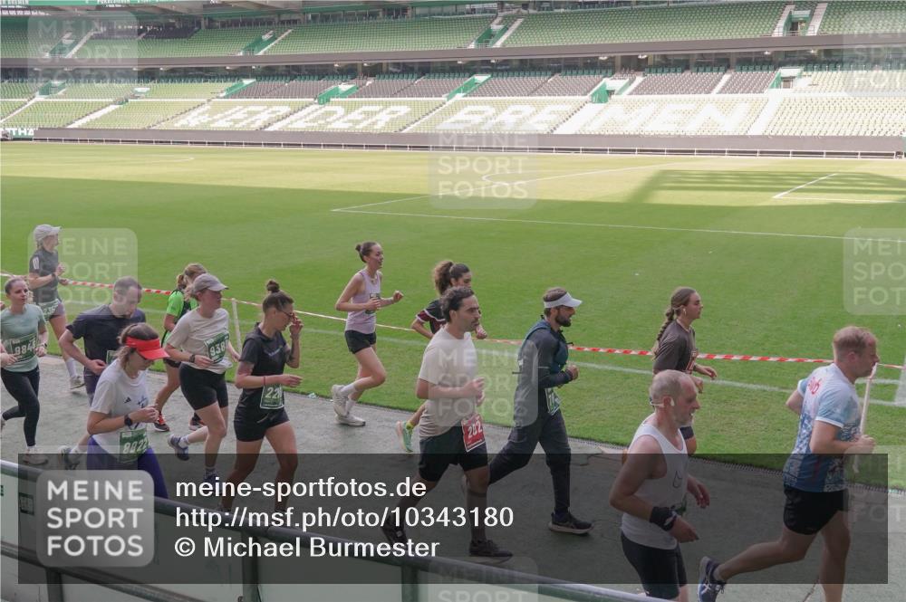 13.09.2026 - 21. swb-Marathon Bremen Michael Burmester http://msf.ph/oto/10343180 13.09.2026 13:27:21 Laufen im Stadion 111, 186, 202, 357, 364, 390, 478, 597, 726, 829, 833, 888, 925, 1077, 1220, 1283, 1412, 1473, 1496, 1530, 1608, 1618, 1700, 1769, 1958, 1961, 1984, 2236, 2273, 2309, 2382, 2384, 2388, 2404, 2428, 2502, 2507, 2508, 2542, 2558, 2576, 2582, 2592, 2656, 2675, 2725, 2748, 2817, 2875, 2876, 2923, 2965, 2970, 3045, 3047, 3050, 3073, 3084, 3184, 3219, 3359, 3433, 3540, 3592, 3629, 3756, 3851, 3885, 3907, 3978, 4457, 4660 meine-sportfotos.de