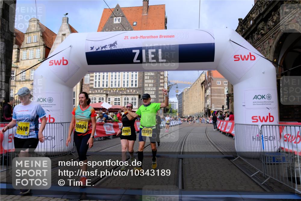 13.09.2026 - 21. swb-Marathon Bremen Tim E. http://msf.ph/oto/10343189 13.09.2026 11:13:23 Ziel 10804, 10893, 11048, 11357, 11606, 11627, 12050, 12060, 12393, 12418 meine-sportfotos.de