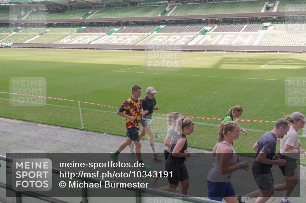 13.09.2026 - 21. swb-Marathon Bremen Michael Burmester http://msf.ph/oto/10343191 13.09.2026 13:27:23 Laufen im Stadion 111, 186, 202, 357, 364, 390, 478, 597, 726, 829, 833, 888, 925, 1077, 1220, 1412, 1473, 1496, 1530, 1608, 1618, 1700, 1769, 1958, 1961, 1984, 2236, 2273, 2309, 2382, 2384, 2388, 2404, 2428, 2502, 2507, 2508, 2542, 2558, 2576, 2582, 2592, 2656, 2675, 2725, 2748, 2817, 2875, 2876, 2923, 2965, 2970, 3045, 3047, 3050, 3073, 3084, 3184, 3219, 3359, 3433, 3540, 3592, 3629, 3756, 3851, 3885, 3907, 3978, 4457, 4660 meine-sportfotos.de