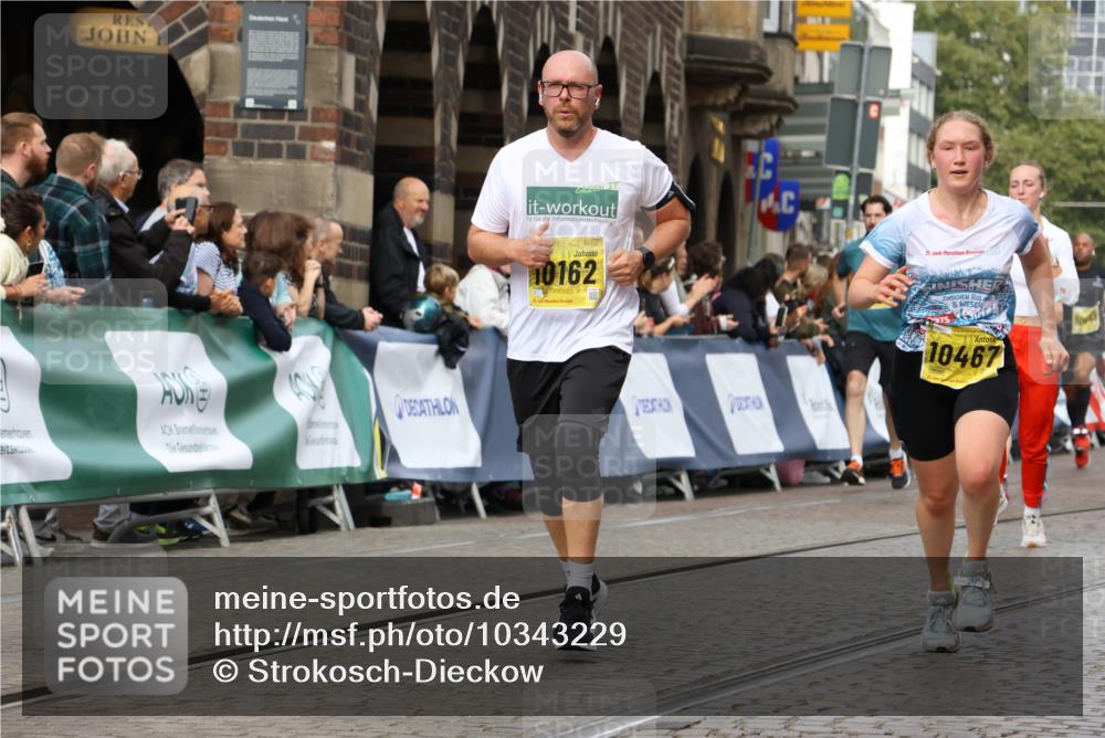 13.09.2026 - 21. swb-Marathon Bremen Strokosch-Dieckow http://msf.ph/oto/10343229 13.09.2026 10:51:53 Ziel 10334, 10348, 10467, 10544, 10763, 10825, 10862, 10984, 11145, 11273, 11787, 12329, 12424, 12548, 13631, 10218, 10588, 11277, 11285, 11376, 11487, 11555, 11869, 11877, 12349 meine-sportfotos.de