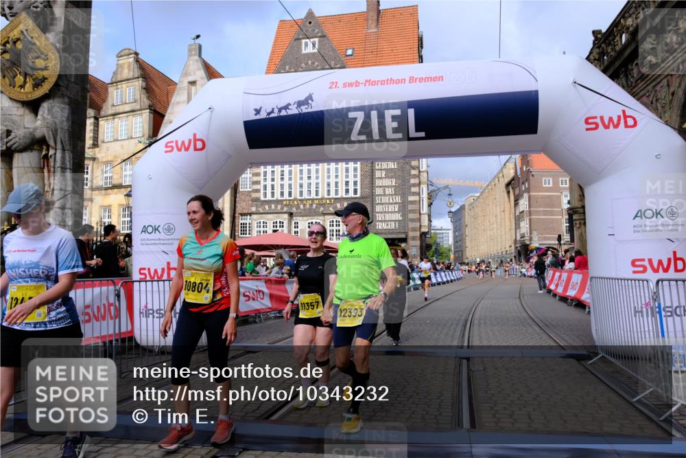 13.09.2026 - 21. swb-Marathon Bremen Tim E. http://msf.ph/oto/10343232 13.09.2026 11:13:24 Ziel 10804, 10893, 11048, 11357, 11606, 11627, 12050, 12060, 12393, 12418 meine-sportfotos.de