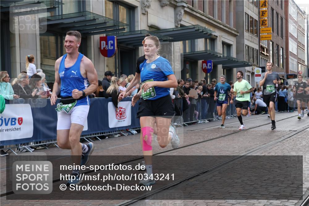 13.09.2026 - 21. swb-Marathon Bremen Strokosch-Dieckow http://msf.ph/oto/10343241 13.09.2026 13:28:43 Ziel 394, 430, 565, 687, 722, 725, 745, 936, 1014, 1274, 1688, 2070, 2223, 2276, 2378, 2851, 3419, 3444, 3665, 3938, 4590, 5225, 5267, 5531, 5691, 5865, 6099, 6817, 6937, 6955, 7134, 7361, 8984, 8985, 9562, 9661, 13174, 613, 1239, 1380, 1914, 2276, 2764, 2891, 3028, 3294, 3348, 3444, 4102, 4250, 4564, 5683, 6914, 6957, 7263, 7527, 8429, 8483, 8570, 8938, 9064, 9176, 9549, 13012 meine-sportfotos.de
