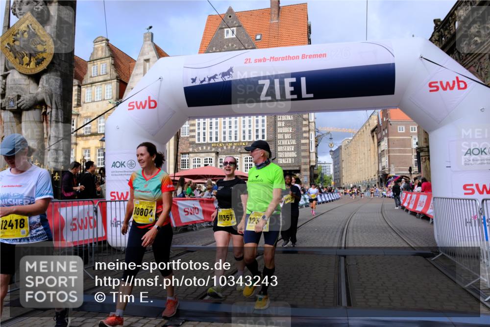 13.09.2026 - 21. swb-Marathon Bremen Tim E. http://msf.ph/oto/10343243 13.09.2026 11:13:24 Ziel 10804, 10893, 11048, 11357, 11606, 11627, 12050, 12060, 12393, 12418 meine-sportfotos.de