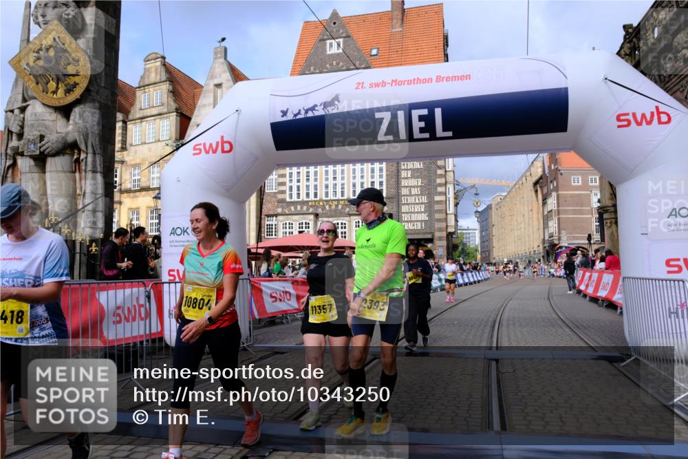 13.09.2026 - 21. swb-Marathon Bremen Tim E. http://msf.ph/oto/10343250 13.09.2026 11:13:24 Ziel 10804, 10893, 11048, 11357, 11606, 11627, 12050, 12060, 12393, 12418 meine-sportfotos.de