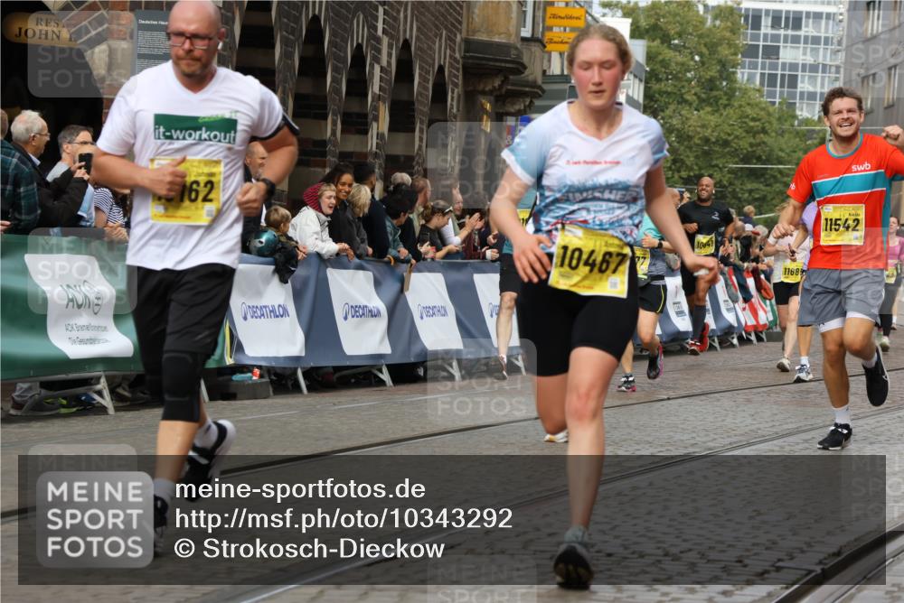 13.09.2026 - 21. swb-Marathon Bremen Strokosch-Dieckow http://msf.ph/oto/10343292 13.09.2026 10:51:54 Ziel 10162, 10281, 10334, 10348, 10467, 10544, 10763, 10825, 10862, 10984, 11145, 11273, 11787, 12329, 12424, 12548, 13631, 10218, 10588, 11277, 11285, 11376, 11487, 11555, 11869, 11877 meine-sportfotos.de