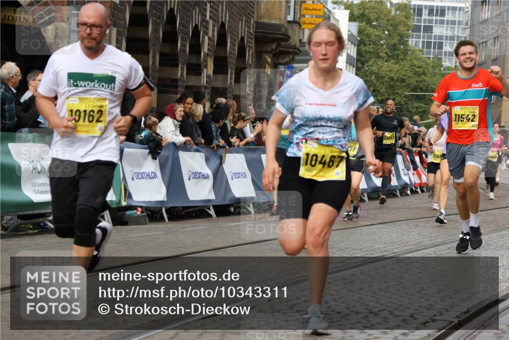 13.09.2026 - 21. swb-Marathon Bremen Strokosch-Dieckow http://msf.ph/oto/10343311 13.09.2026 10:51:54 Ziel 10162, 10281, 10334, 10348, 10467, 10544, 10763, 10825, 10862, 10984, 11145, 11273, 11787, 12329, 12424, 12548, 13631, 10218, 10588, 11277, 11285, 11376, 11487, 11555, 11869, 11877 meine-sportfotos.de