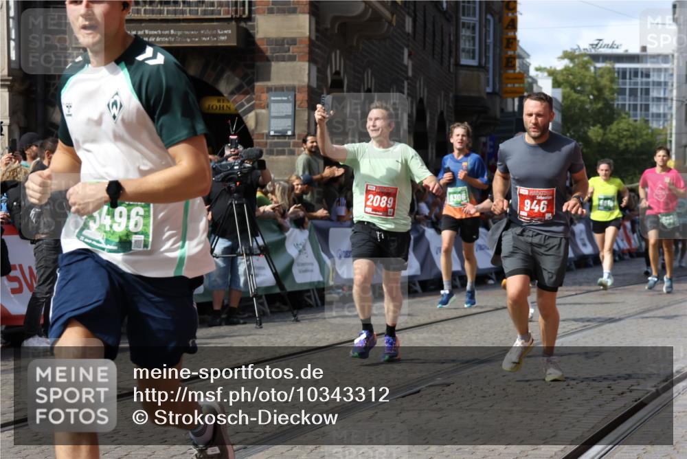 13.09.2026 - 21. swb-Marathon Bremen Strokosch-Dieckow http://msf.ph/oto/10343312 13.09.2026 13:27:22 Ziel 531, 946, 1493, 1494, 2089, 2454, 3076, 3302, 3510, 3527, 4121, 4327, 4397, 4563, 5689, 5943, 6455, 6776, 7027, 7072, 7246, 7317, 7849, 8303, 9150, 9511, 9854, 9878, 323, 593, 857, 940, 1006, 1373, 1574, 2345, 2668, 3460, 3521, 4421, 5081, 5220, 5290, 5358, 5557, 5616, 6306, 7110 meine-sportfotos.de
