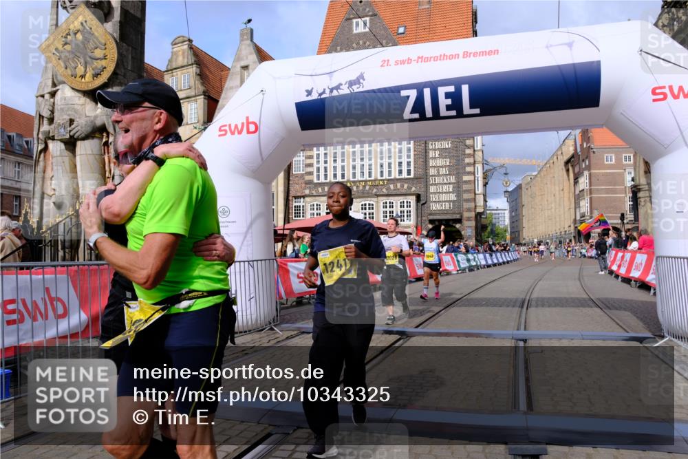 13.09.2026 - 21. swb-Marathon Bremen Tim E. http://msf.ph/oto/10343325 13.09.2026 11:13:26 Ziel 10804, 10893, 11048, 11357, 11606, 11627, 12050, 12060, 12393, 12418 meine-sportfotos.de