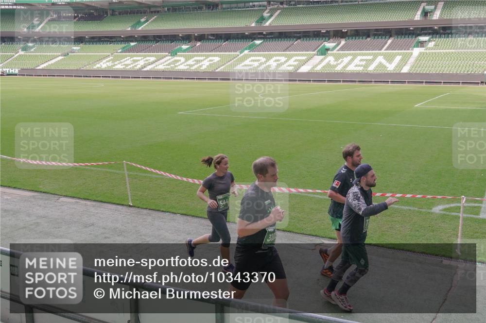 13.09.2026 - 21. swb-Marathon Bremen Michael Burmester http://msf.ph/oto/10343370 13.09.2026 13:27:50 Laufen im Stadion 111, 186, 220, 357, 364, 390, 478, 597, 726, 829, 833, 888, 925, 1077, 1079, 1220, 1298, 1325, 1412, 1496, 1608, 1700, 1741, 1769, 1958, 1961, 1984, 2236, 2273, 2309, 2365, 2388, 2404, 2428, 2472, 2502, 2507, 2542, 2574, 2576, 2582, 2725, 2743, 2748, 2817, 2875, 2876, 2923, 2965, 3045, 3050, 3061, 3073, 3084, 3154, 3184, 3219, 3540, 3589, 3592, 3629, 3694, 3756, 3826, 3853, 3885, 3907, 3978, 4108, 4238, 4457, 4660 meine-sportfotos.de