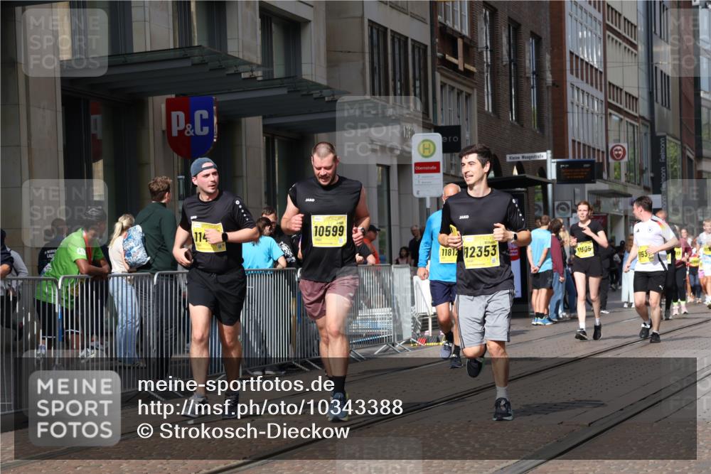 13.09.2026 - 21. swb-Marathon Bremen Strokosch-Dieckow http://msf.ph/oto/10343388 13.09.2026 11:08:40 Ziel 10217, 10321, 10455, 10469, 10570, 10599, 10630, 11011, 11053, 11074, 11091, 11138, 11304, 11421, 11434, 11531, 11578, 11718, 11812, 11905, 12192, 12256, 12337, 12353, 12438, 12517, 12554, 10229, 10399, 10609, 11065, 11124, 11358, 11421, 11509, 11560, 11561, 11678, 11710, 11718, 11834, 11888, 11968, 12073, 12162, 12164, 12315, 12410, 12516 meine-sportfotos.de