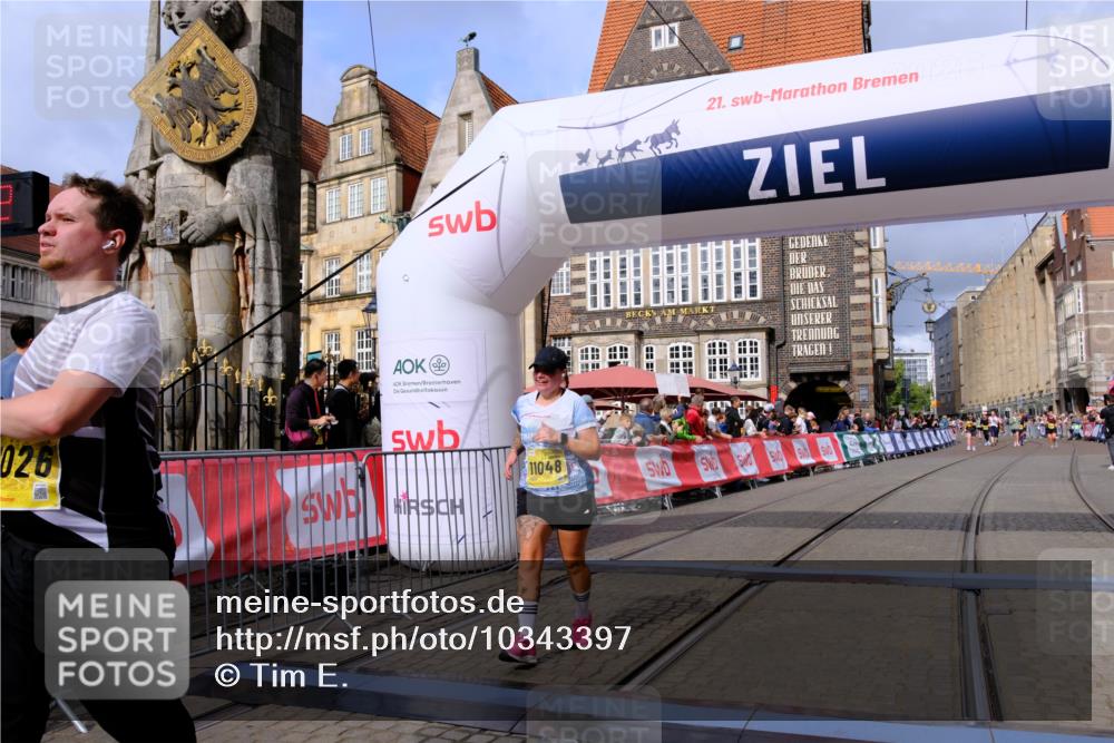 13.09.2026 - 21. swb-Marathon Bremen Tim E. http://msf.ph/oto/10343397 13.09.2026 11:13:29 Ziel 10804, 10893, 11048, 11357, 11627, 12060, 12393, 12418 meine-sportfotos.de