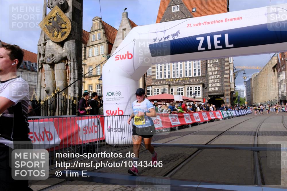 13.09.2026 - 21. swb-Marathon Bremen Tim E. http://msf.ph/oto/10343406 13.09.2026 11:13:29 Ziel 10804, 10893, 11048, 11357, 11627, 12060, 12393, 12418 meine-sportfotos.de