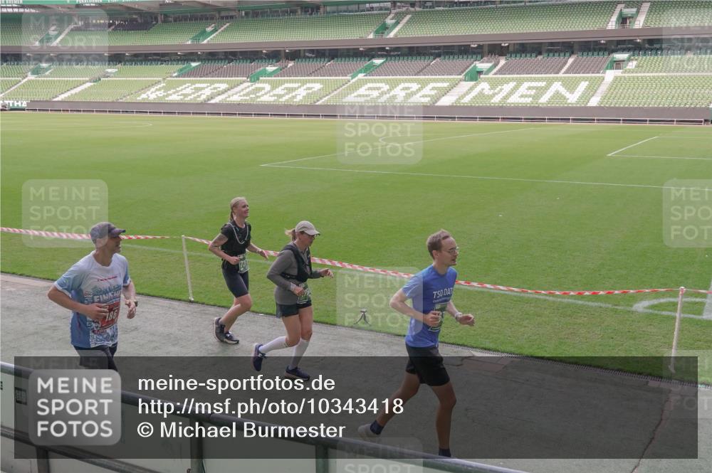 13.09.2026 - 21. swb-Marathon Bremen Michael Burmester http://msf.ph/oto/10343418 13.09.2026 13:27:59 Laufen im Stadion 111, 186, 220, 357, 364, 390, 478, 597, 726, 829, 833, 888, 925, 1079, 1220, 1298, 1325, 1412, 1496, 1608, 1700, 1741, 1769, 1958, 1961, 1984, 2236, 2273, 2309, 2365, 2388, 2404, 2428, 2472, 2502, 2507, 2542, 2574, 2582, 2593, 2725, 2743, 2748, 2875, 2876, 2923, 3045, 3050, 3061, 3073, 3084, 3154, 3184, 3219, 3540, 3589, 3592, 3694, 3756, 3798, 3826, 3853, 3885, 3907, 3978, 3987, 4108, 4238, 4457, 4660 meine-sportfotos.de