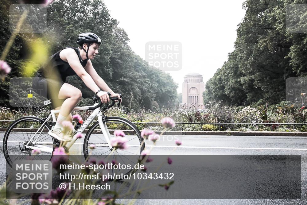 13.09.2026 - Stadtparktriathlon H.Heesch http://msf.ph/oto/10343432 13.09.2026 10:20:50 Radfahren 223, 419, 429, 460, 462 meine-sportfotos.de
