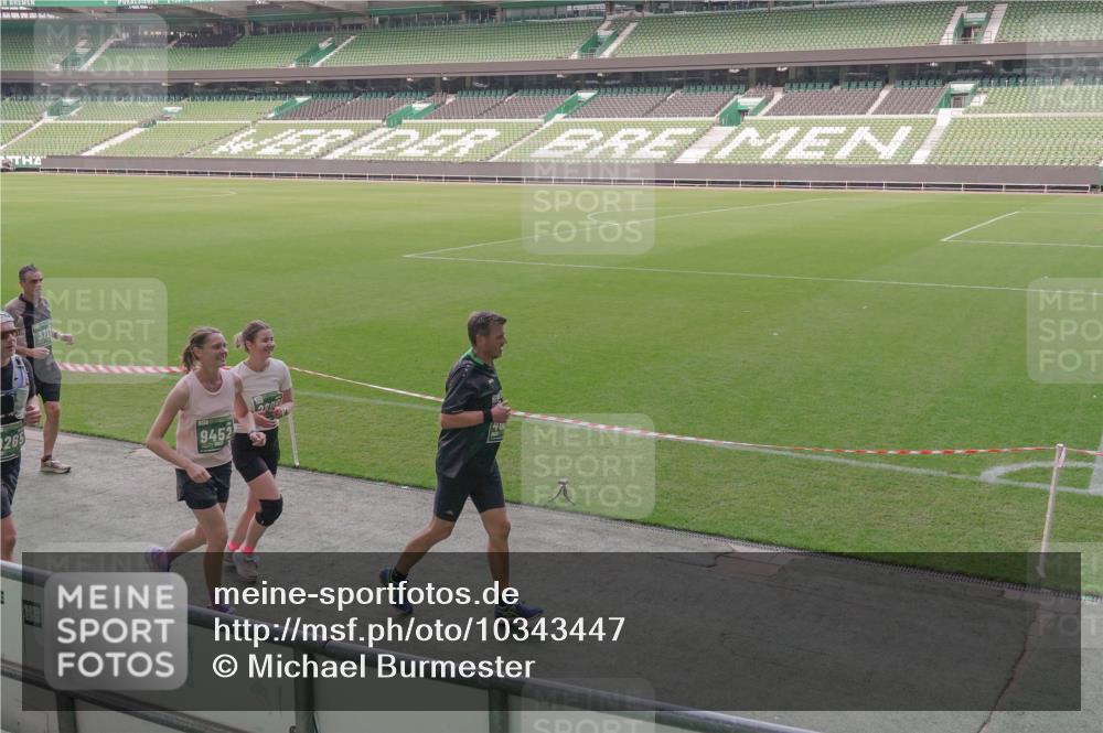 13.09.2026 - 21. swb-Marathon Bremen Michael Burmester http://msf.ph/oto/10343447 13.09.2026 13:28:05 Laufen im Stadion 111, 186, 220, 357, 364, 390, 478, 597, 726, 829, 888, 925, 1079, 1220, 1298, 1325, 1412, 1496, 1608, 1700, 1741, 1769, 1777, 1958, 1961, 1984, 2236, 2309, 2365, 2388, 2404, 2472, 2502, 2507, 2542, 2574, 2582, 2593, 2725, 2743, 2748, 2868, 2875, 2876, 2923, 3045, 3050, 3061, 3073, 3084, 3154, 3184, 3219, 3540, 3589, 3592, 3595, 3694, 3756, 3798, 3826, 3853, 3885, 3907, 3978, 3987, 4108, 4238, 4457, 4660 meine-sportfotos.de