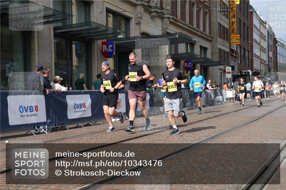 13.09.2026 - 21. swb-Marathon Bremen Strokosch-Dieckow http://msf.ph/oto/10343476 13.09.2026 11:08:42 Ziel 10217, 10321, 10455, 10469, 10570, 10599, 10630, 11011, 11053, 11074, 11091, 11138, 11304, 11434, 11531, 11578, 11812, 11905, 11987, 12155, 12192, 12256, 12337, 12353, 12438, 12517, 12554, 10229, 10399, 10609, 11065, 11124, 11358, 11421, 11560, 11561, 11678, 11710, 11718, 11834, 11888, 11968, 12073, 12162, 12164, 12315, 12410, 12516 meine-sportfotos.de