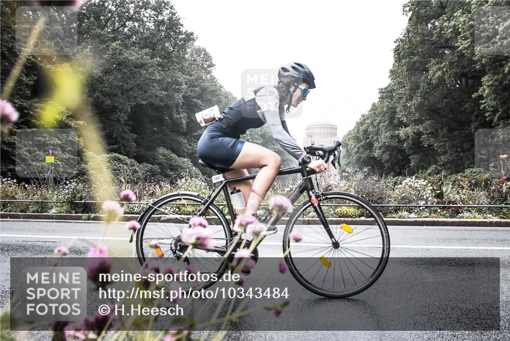 13.09.2026 - Stadtparktriathlon H.Heesch http://msf.ph/oto/10343484 13.09.2026 10:21:01 Radfahren 298, 324, 354, 357, 386 meine-sportfotos.de