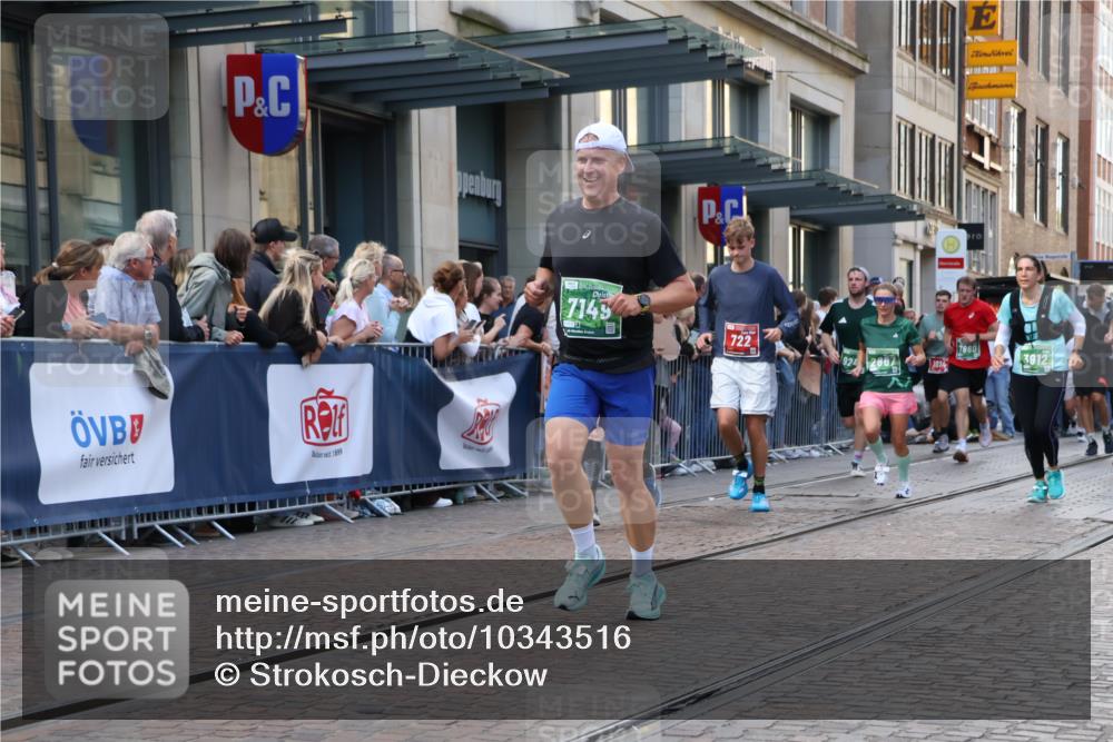13.09.2026 - 21. swb-Marathon Bremen Strokosch-Dieckow http://msf.ph/oto/10343516 13.09.2026 13:28:56 Ziel 132, 303, 394, 565, 596, 651, 687, 745, 1274, 1365, 1387, 1545, 1823, 2023, 2070, 2301, 2867, 2957, 3258, 3796, 3846, 3912, 3938, 4541, 4590, 5036, 5225, 6030, 6103, 7013, 7149, 7361, 7631, 7860, 8007, 8009, 8066, 8099, 8277, 8338, 8675, 9249, 9661, 9889, 10128, 430, 613, 722, 725, 936, 1014, 1688, 1914, 2223, 2276, 2378, 2851, 2891, 3348, 3419, 3444, 3665, 3938, 4102, 4564, 5267, 6914, 6957, 7263, 7527, 8938, 9176, 13012 meine-sportfotos.de