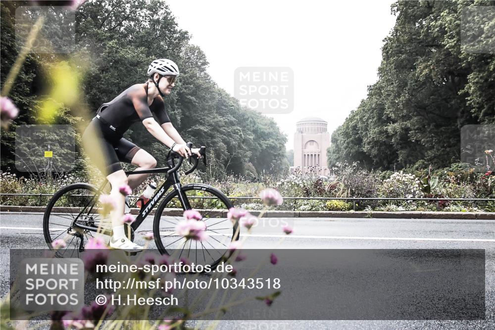 13.09.2026 - Stadtparktriathlon H.Heesch http://msf.ph/oto/10343518 13.09.2026 10:21:20 Radfahren 237, 265, 331, 353, 358, 392 meine-sportfotos.de