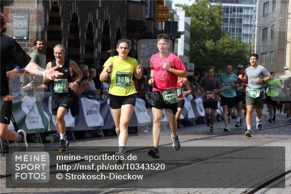 13.09.2026 - 21. swb-Marathon Bremen Strokosch-Dieckow http://msf.ph/oto/10343520 13.09.2026 13:27:25 Ziel 946, 1493, 1494, 2089, 2454, 3076, 3302, 3527, 4121, 4327, 4397, 4558, 4563, 5689, 5943, 6455, 6776, 7027, 7072, 7849, 8219, 9150, 9159, 9343, 9511, 9854, 9878, 10112, 323, 593, 857, 940, 1006, 1373, 1574, 2345, 2668, 2686, 3013, 3460, 3521, 4421, 4593, 5081, 5220, 5290, 5557, 5616, 6306, 7110 meine-sportfotos.de